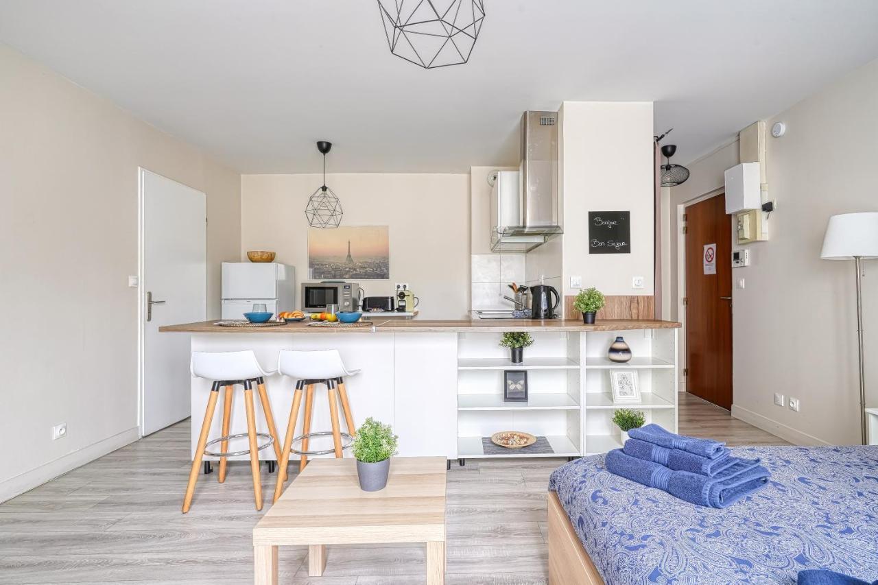 Logement Noah Courcouronnes Buitenkant foto